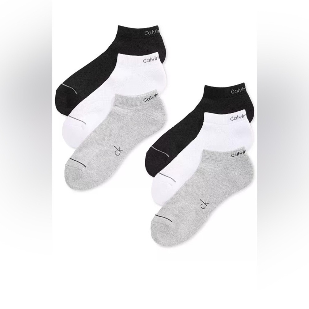 NWT Calvin Klein
Six-Pack Athletic Stripe Ankle Socks